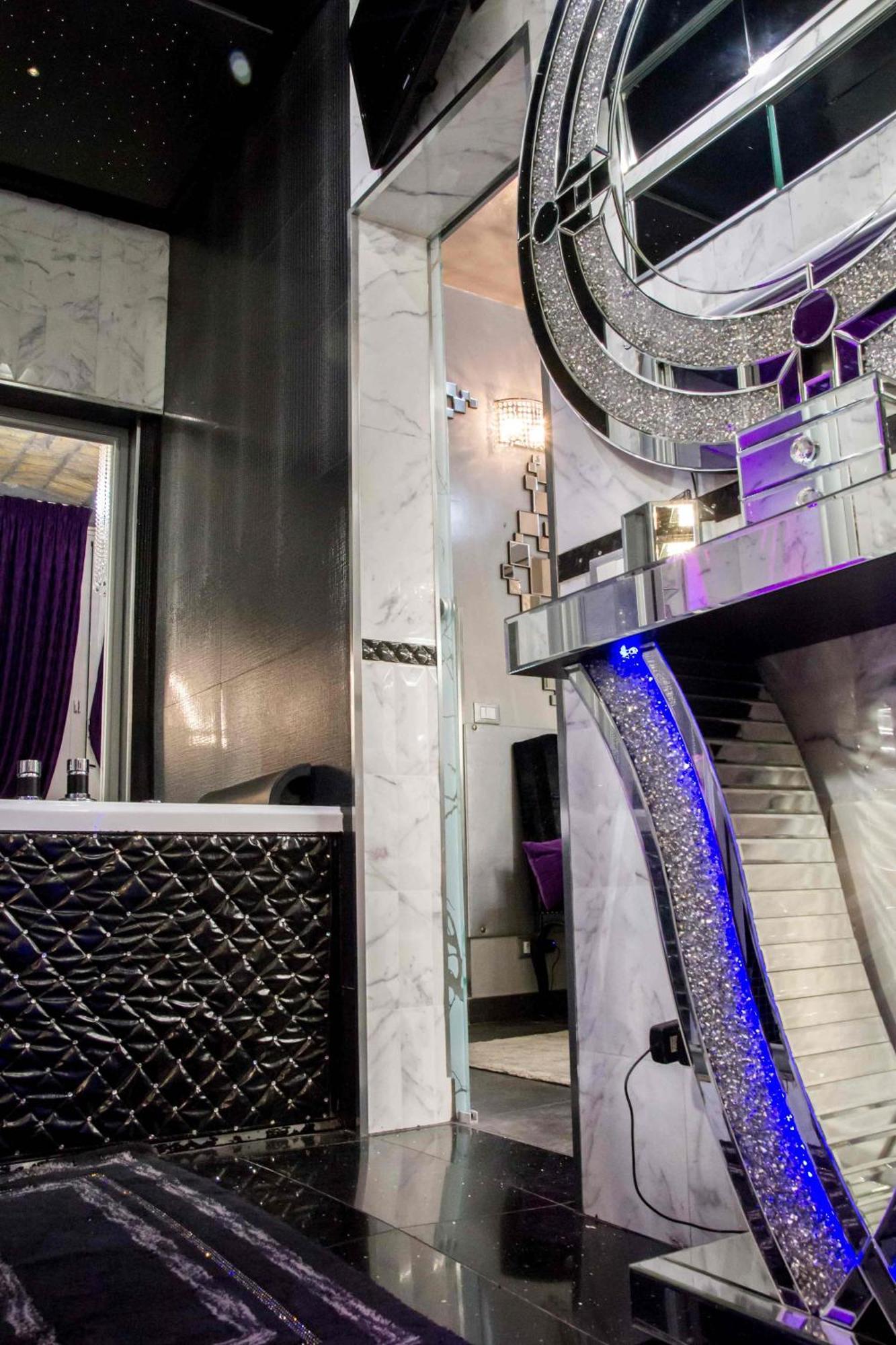 Jacuzzi Love SuitesweetRom Exterior foto
